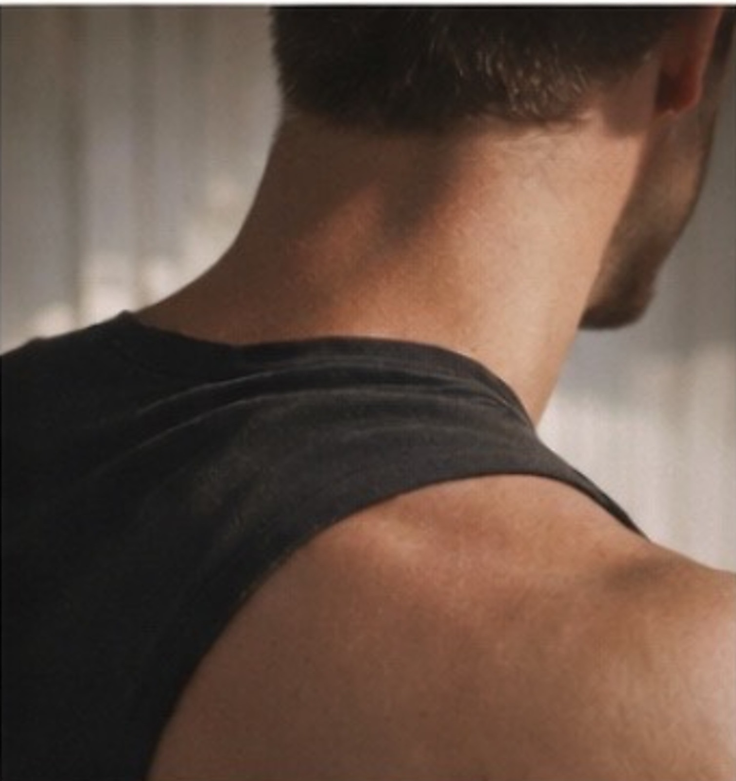 Strand tank top detail